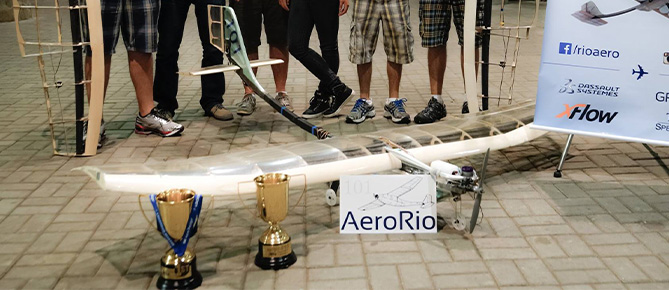 Avião da SAE Brasil 2014.